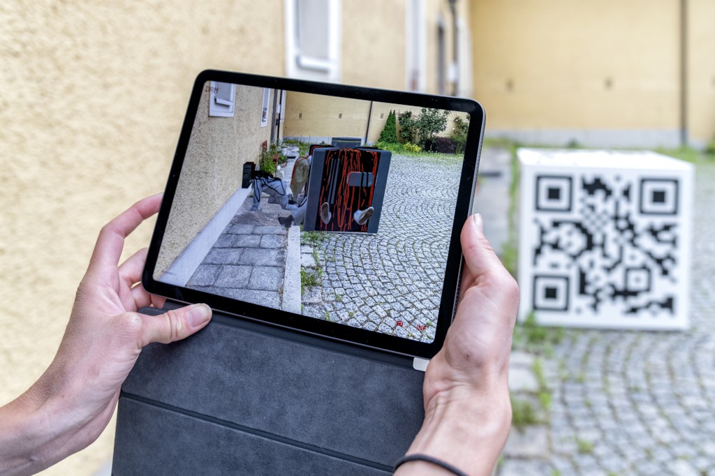 noting-to-see-here-interactive-augmented-reality